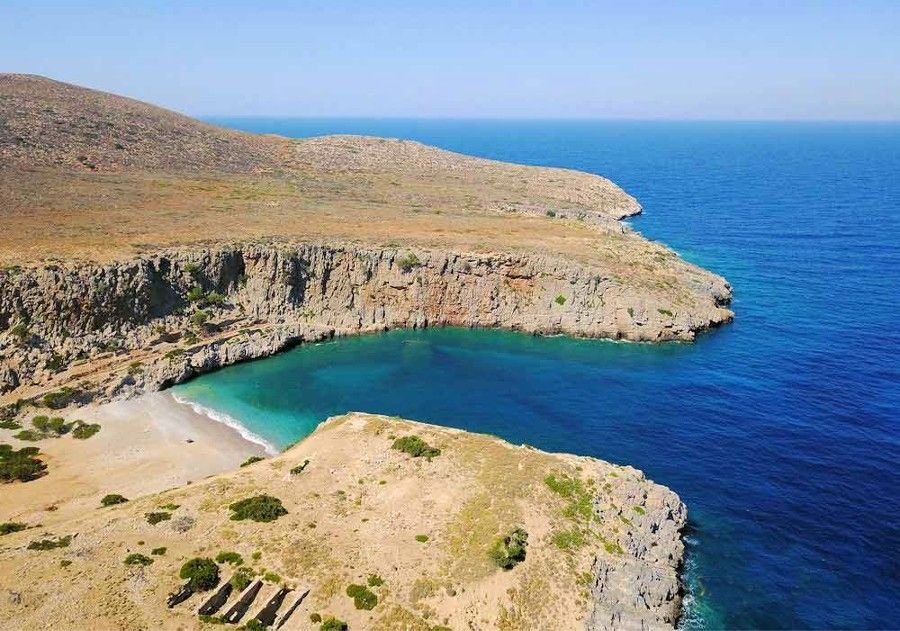 παραλία Μένιες Χανιά Κρήτη Let's Go Fishing